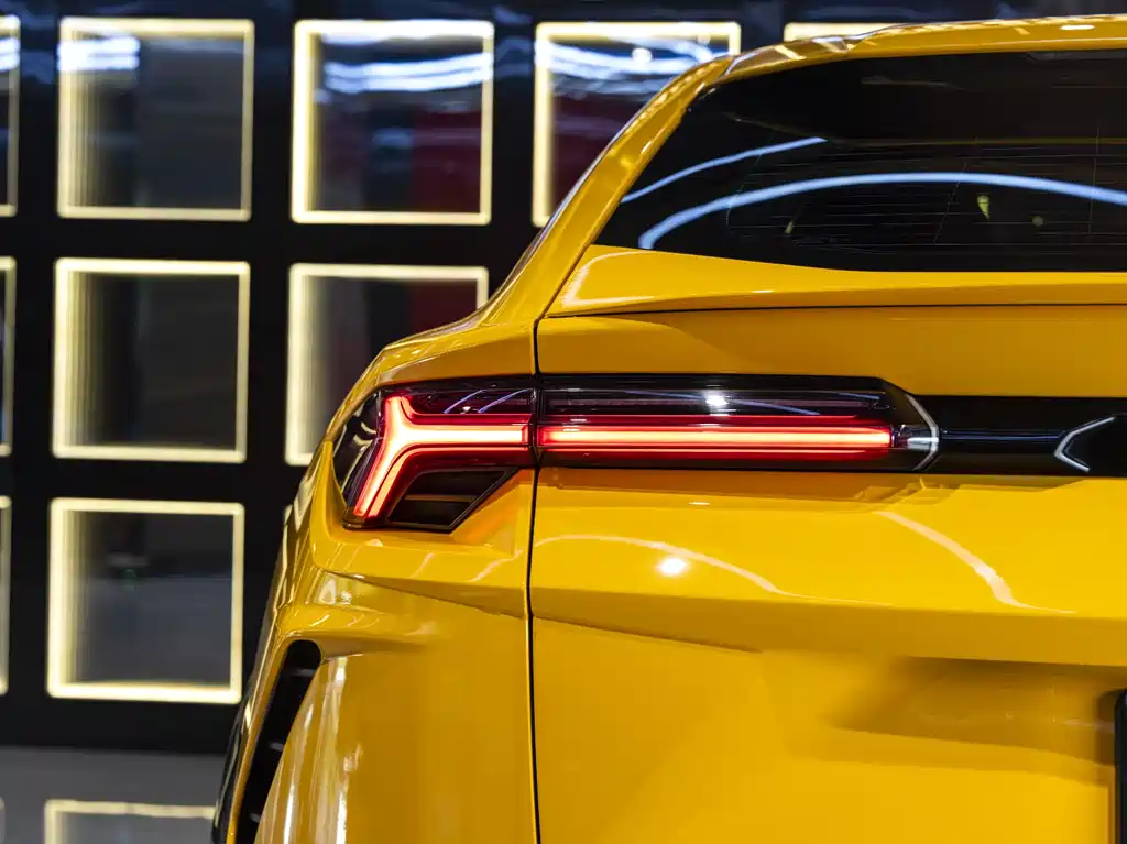 Lamborghini Urus 2020 — фото 10