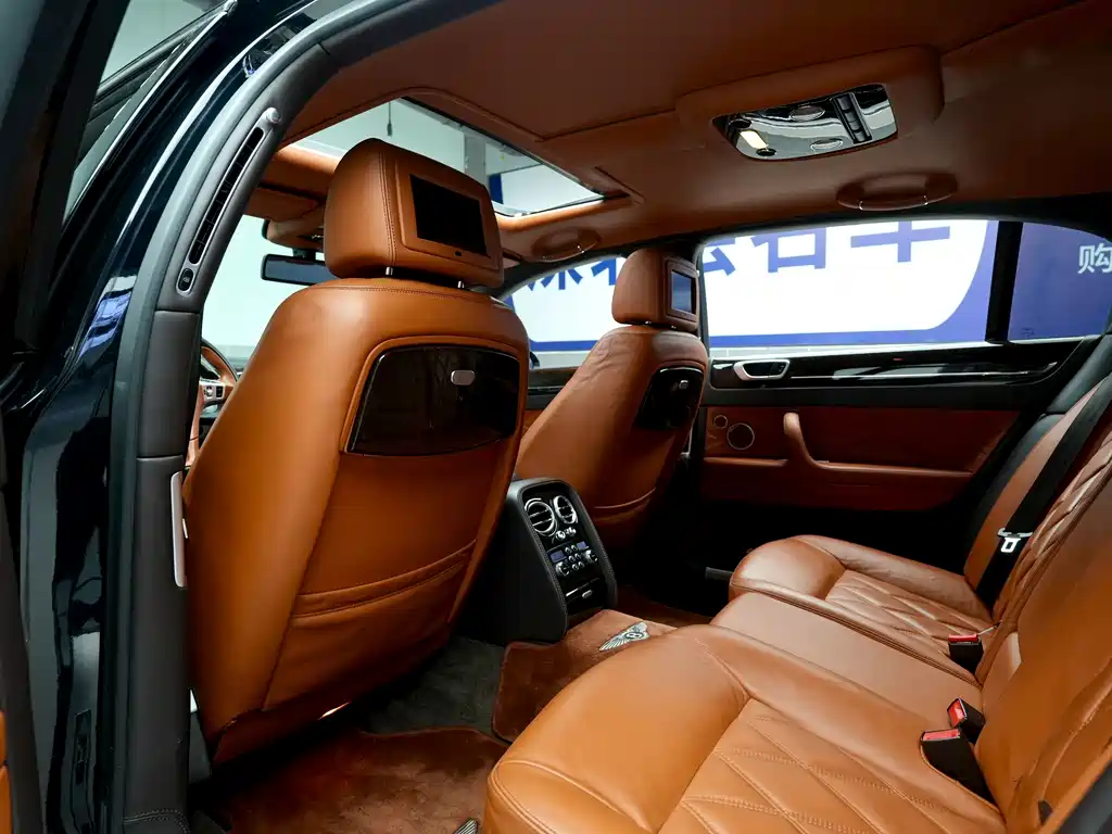 Bentley Flying Spur 2011 — фото 17