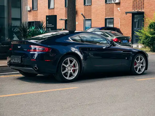 Aston Martin V8 Vantage 2009