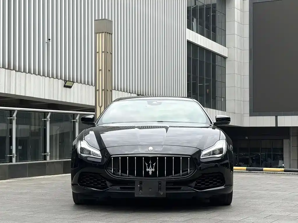Maserati Quattroporte 2018 — фото 2