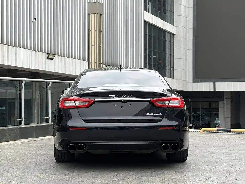 Maserati Quattroporte 2018 — фото 11