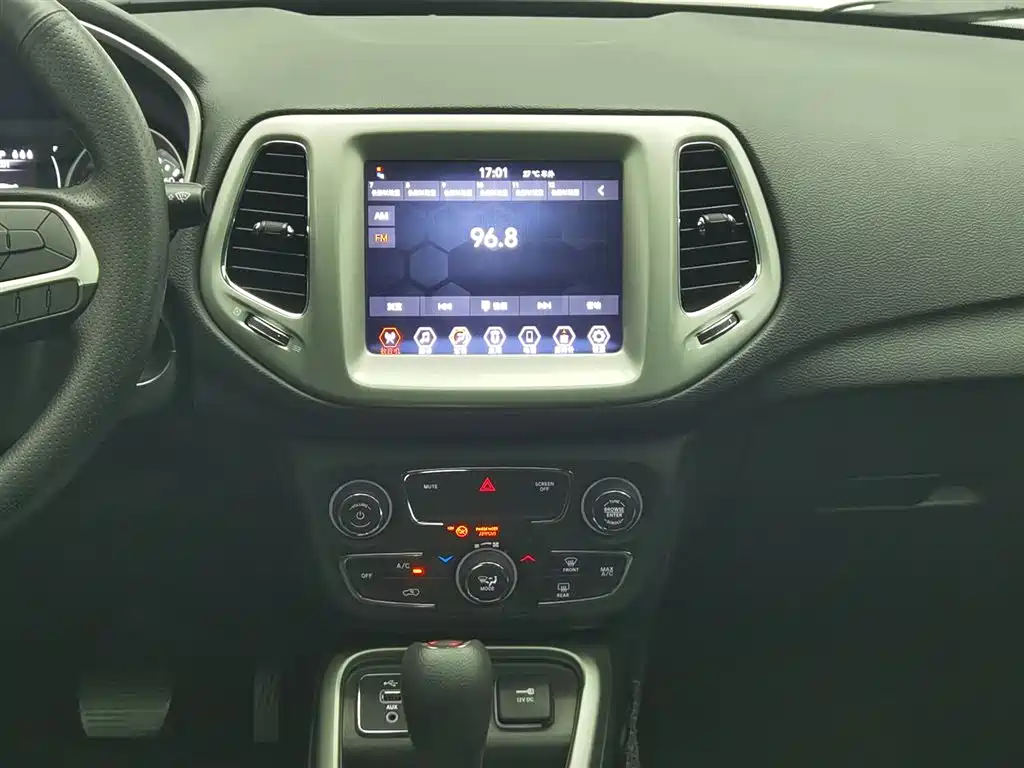 Jeep Compass 2021 — фото 12