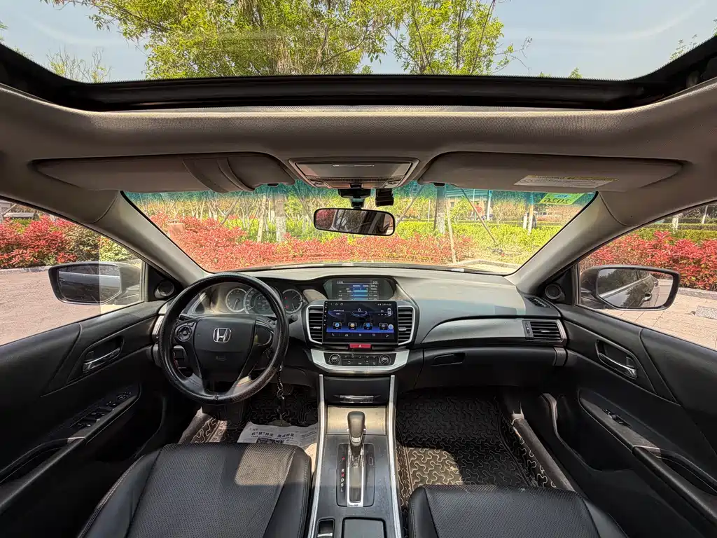 Honda Accord 2015 — фото 12