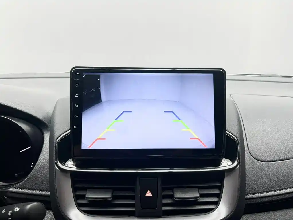 Toyota Yaris L 2023 — фото 21