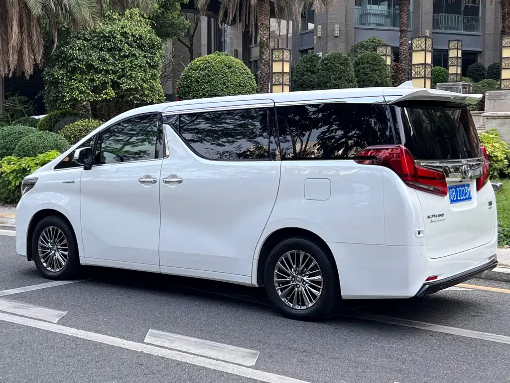 Toyota Alphard 2021 — фото 3