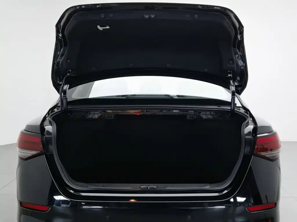 Nissan Sylphy 2023 — фото 16