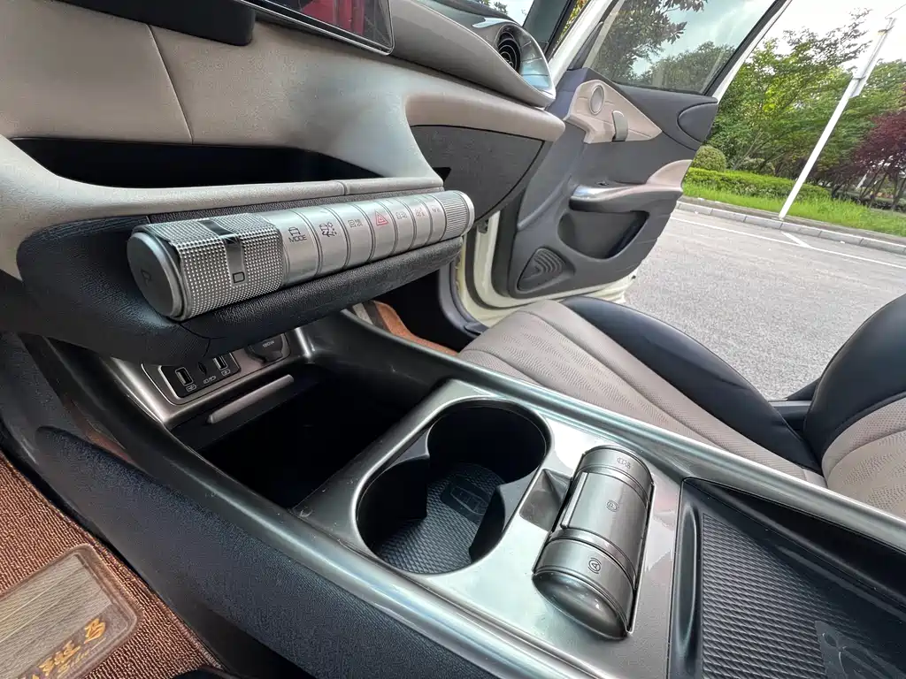BYD Dolphin 2023