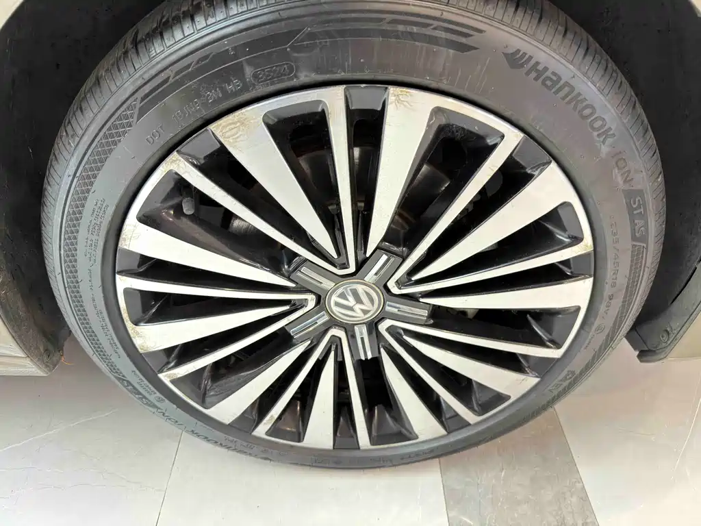 Volkswagen Passat 2020 — фото 17