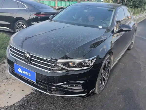 Volkswagen Magotan 2025