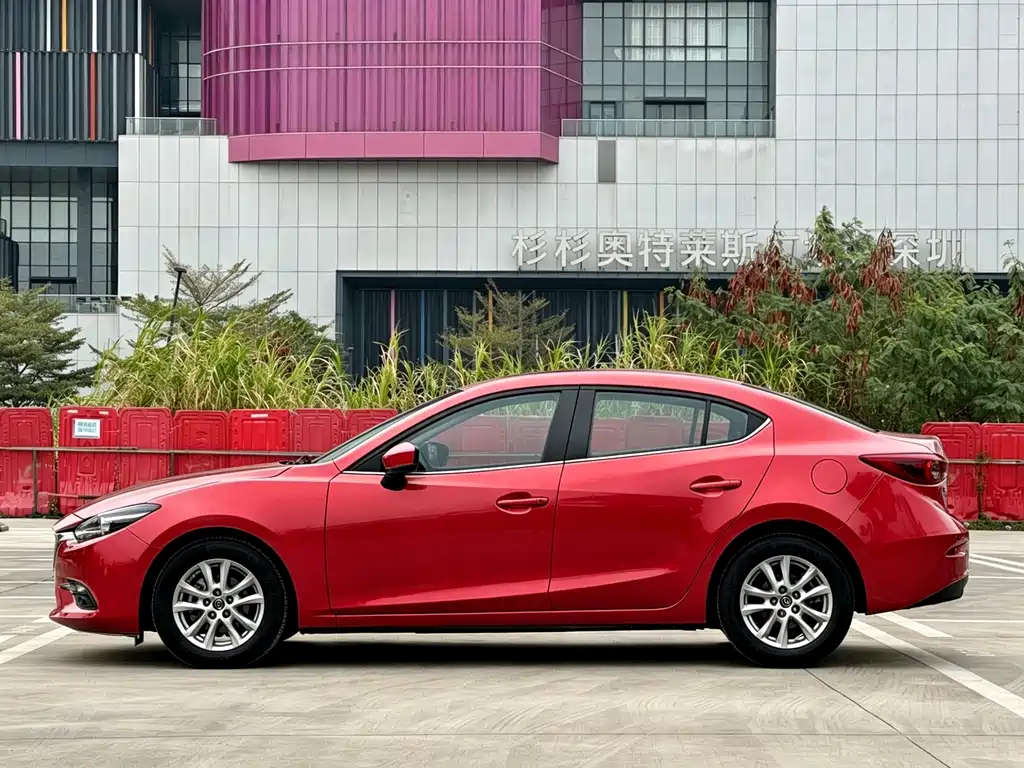 Mazda 3 Axela 2019 — фото 7