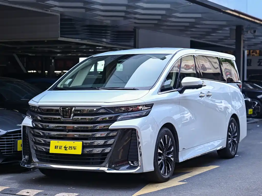 Toyota Vellfire 2023 — фото 1