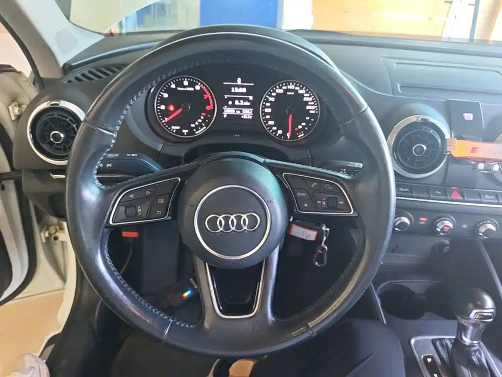 Audi A3 2018 — фото 11