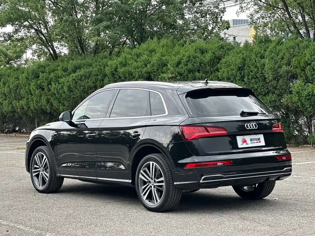 Audi Q5L 2021 — фото 12