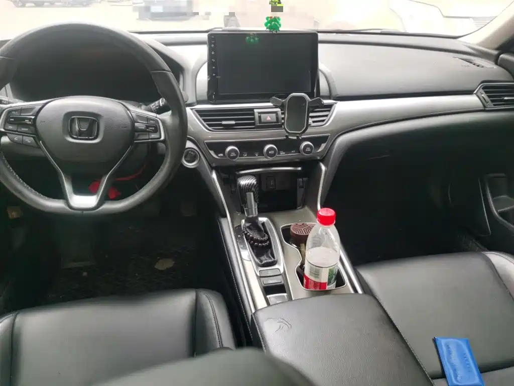 Honda Accord 2019 — фото 13