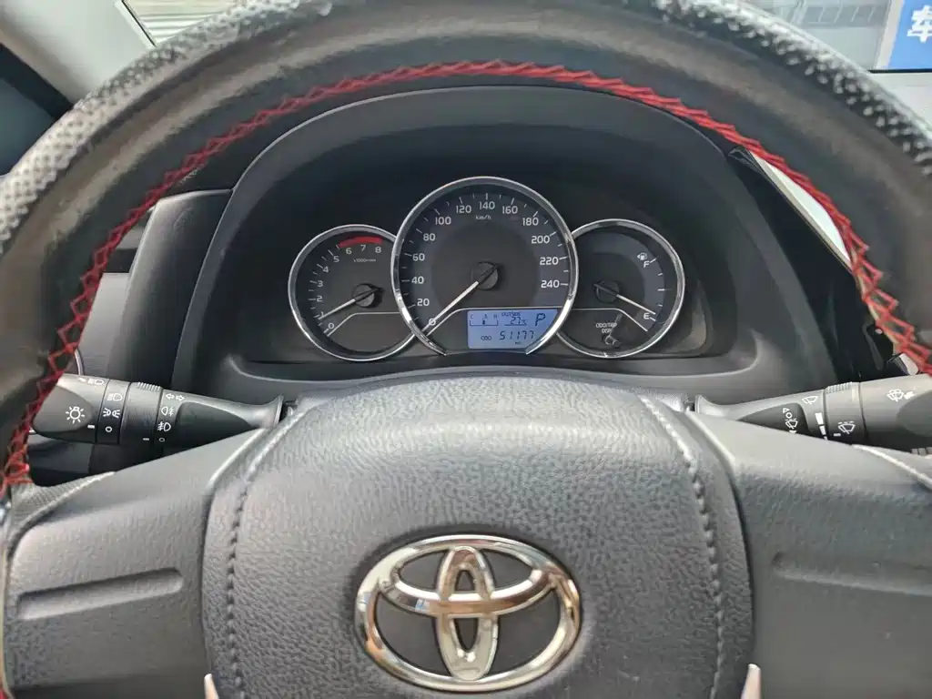 Toyota Corolla 2018 — фото 12