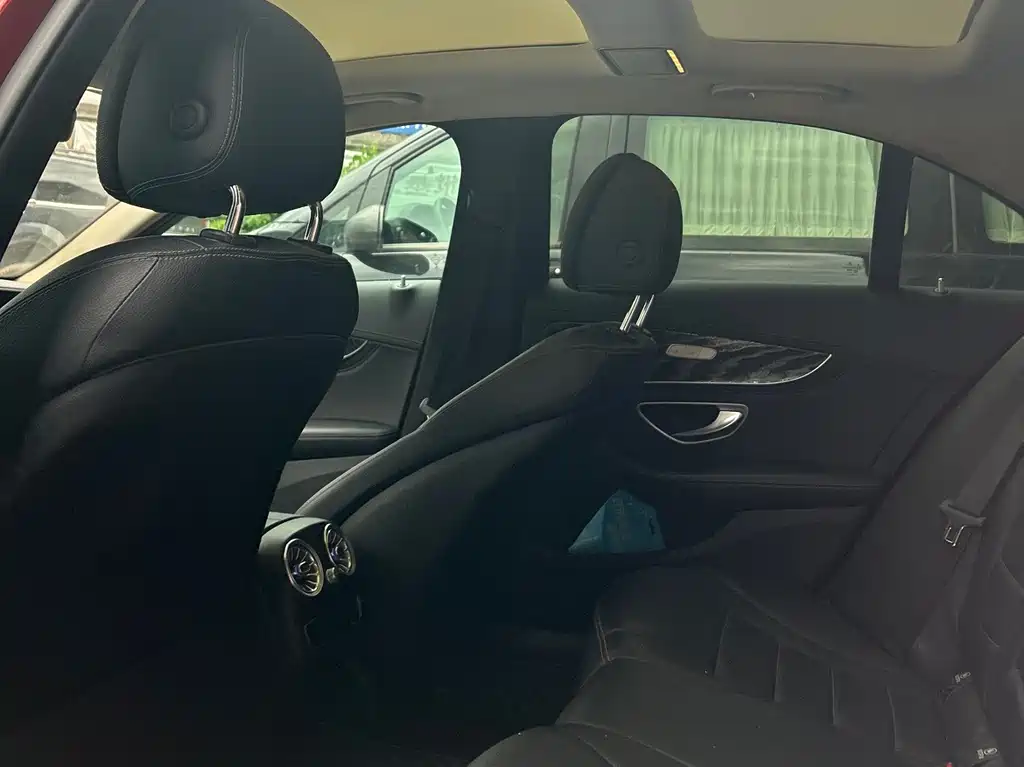 Mercedes-Benz C-Class 2019 — фото 12