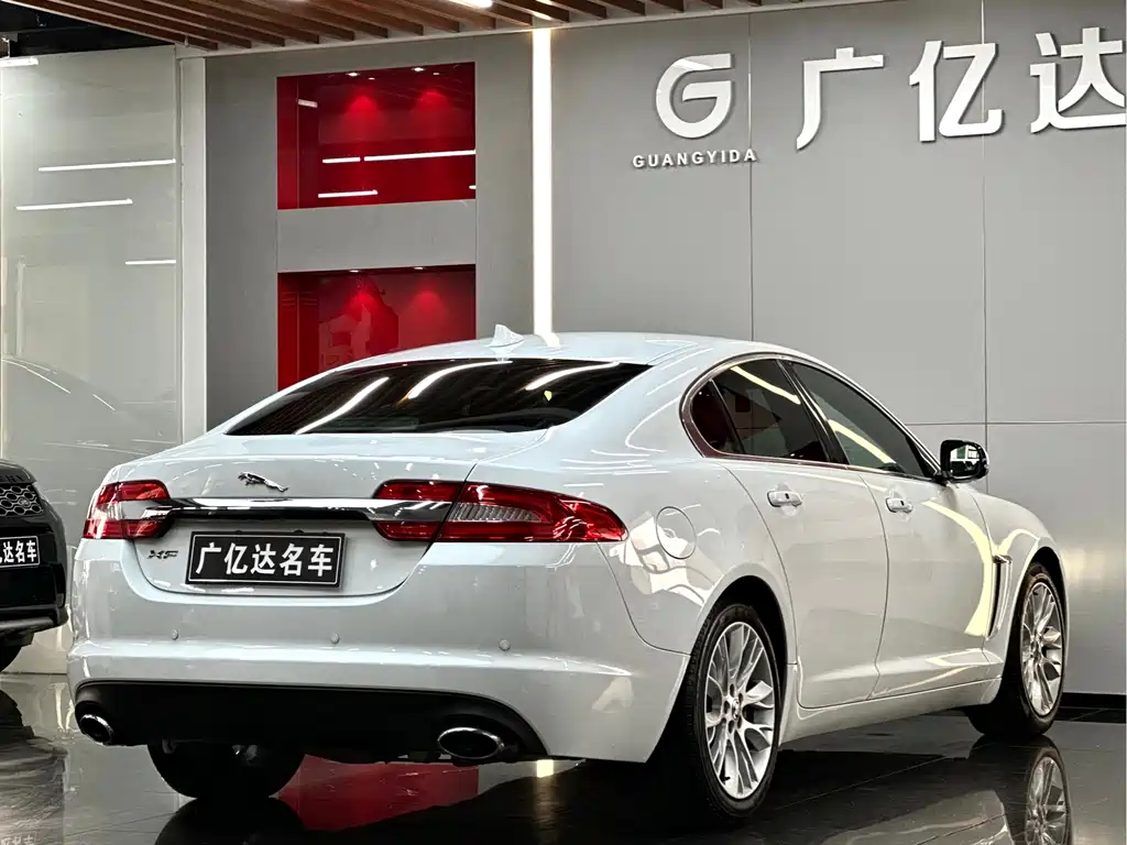 Jaguar XF 2013 — фото 20