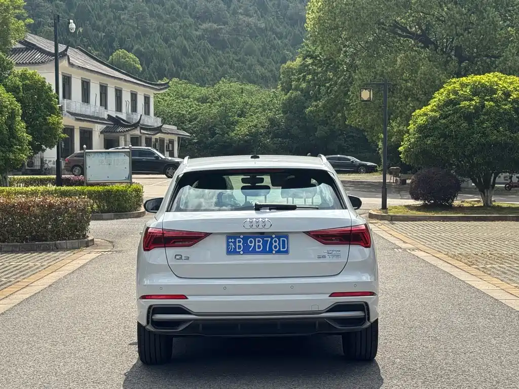 Audi Q3 2019 — фото 16