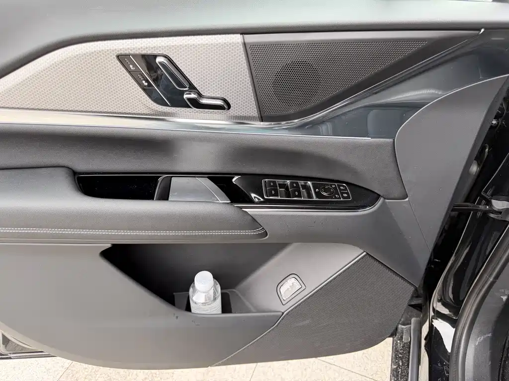 Cadillac XT5 2024 — фото 17