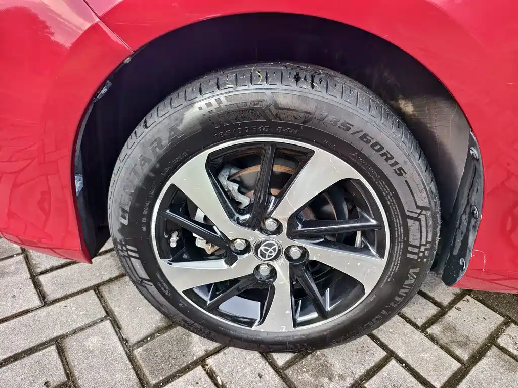 Toyota Yaris L 2018 — фото 14
