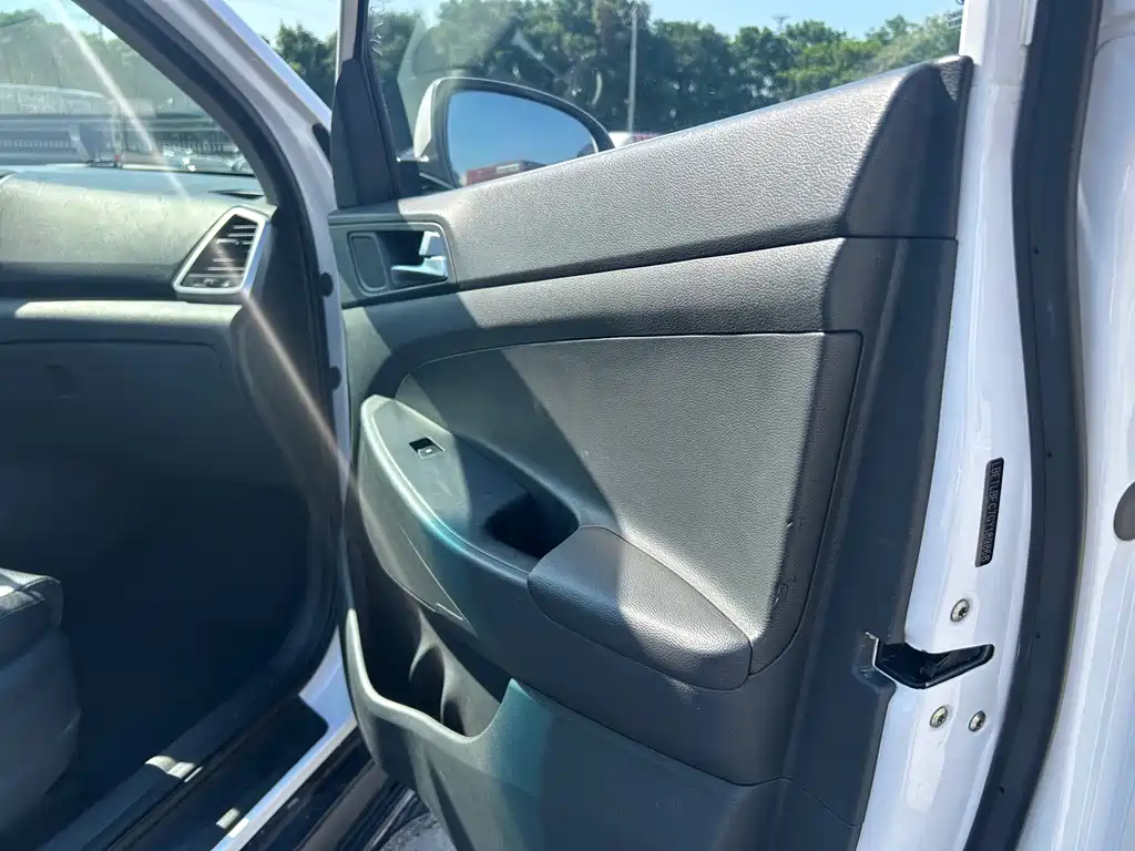 Hyundai Tucson 2017 — фото 23