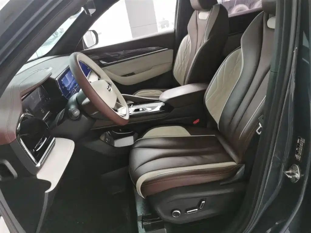 Geely Xingyue L 2022 — фото 15