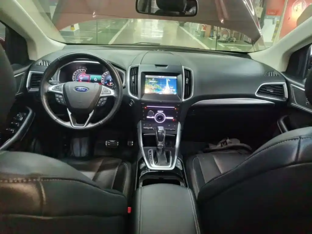 Ford Edge 2016 — фото 10