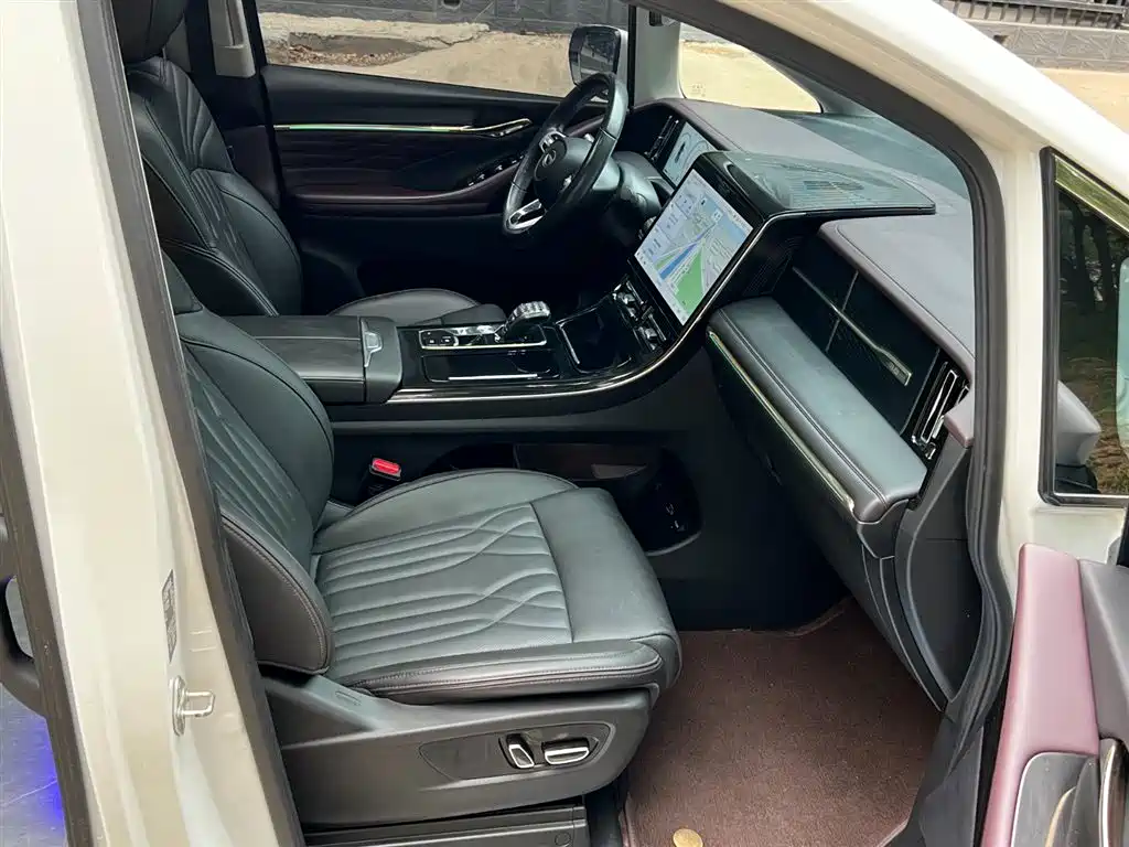 GAC Motor Trumpchi M8 2023 — фото 25