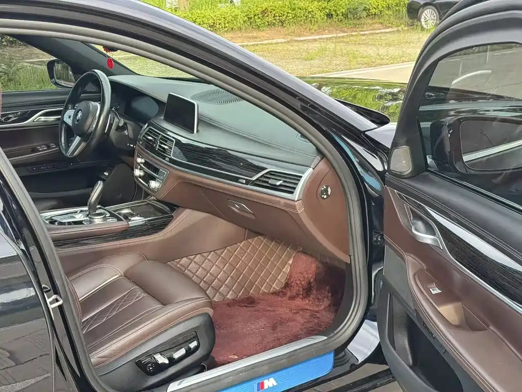 BMW 7 Series 2022 — фото 16