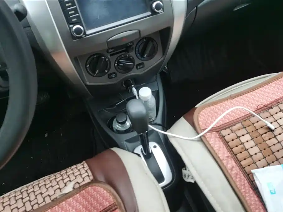 Nissan Livina 2014 — фото 16