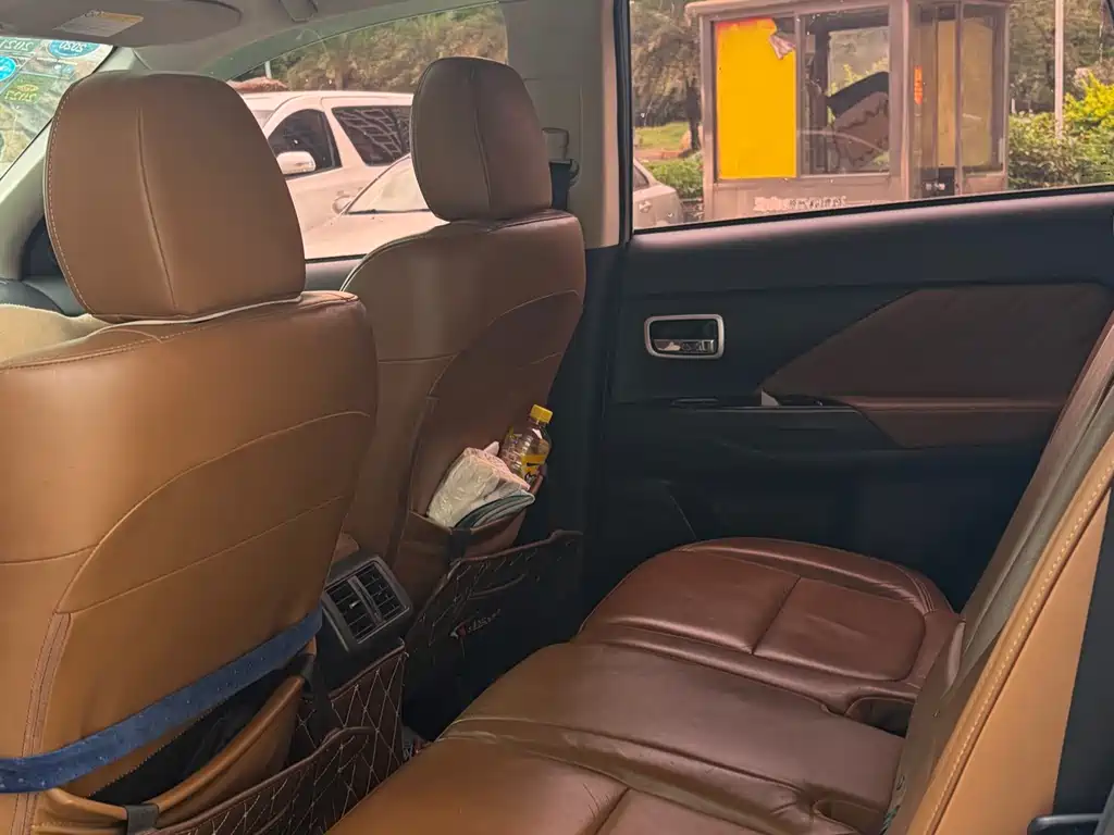 Mitsubishi Outlander 2019 — фото 7
