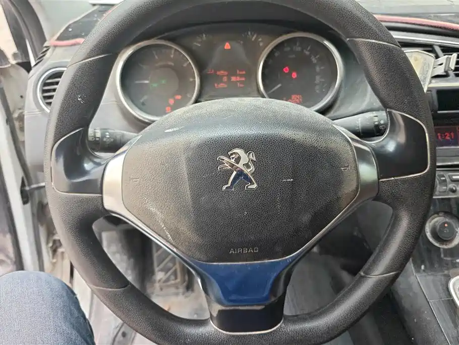Peugeot 3008 2015 — фото 15