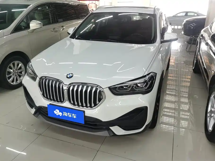 BMW X1 2021 — фото 1