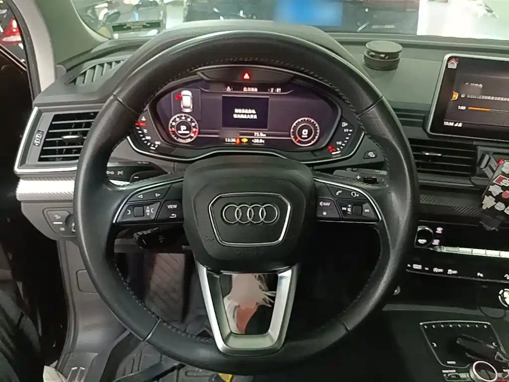 Audi Q5L 2019 — фото 11