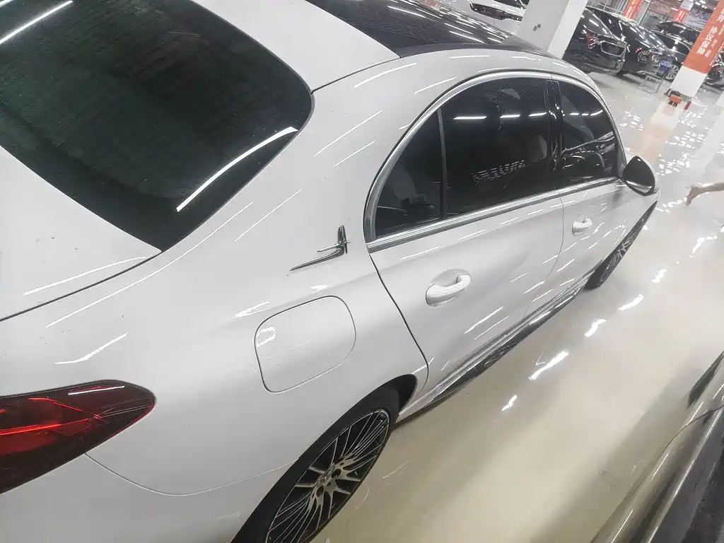 Mercedes-Benz C-Class 2023 — фото 4