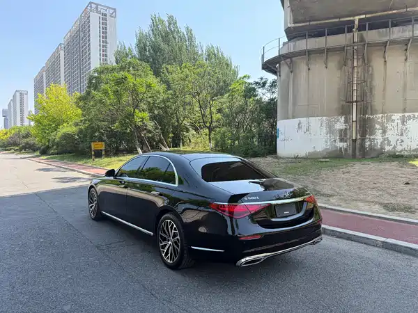 Mercedes-Benz S-Class 2024