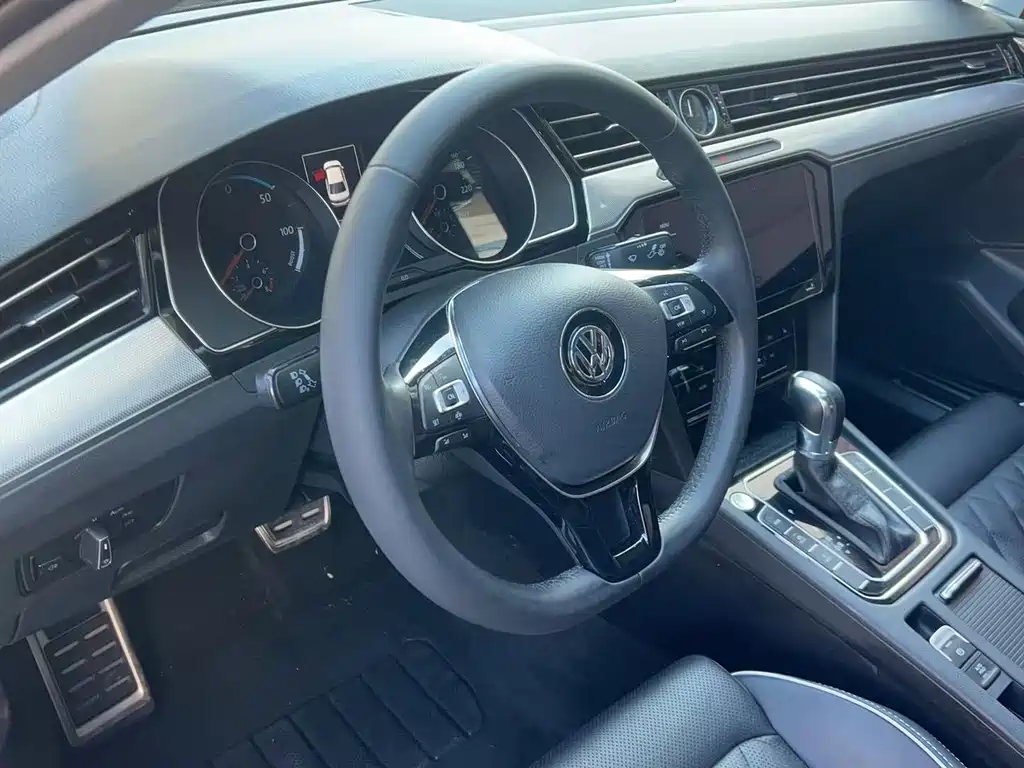 Volkswagen Magotan GTE PHEV 2020 — фото 10