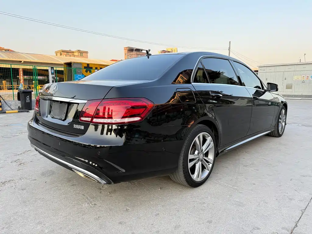 Mercedes-Benz E-Class 2015 — фото 11