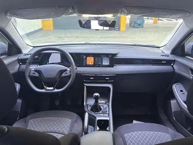 Roewe i5 2025