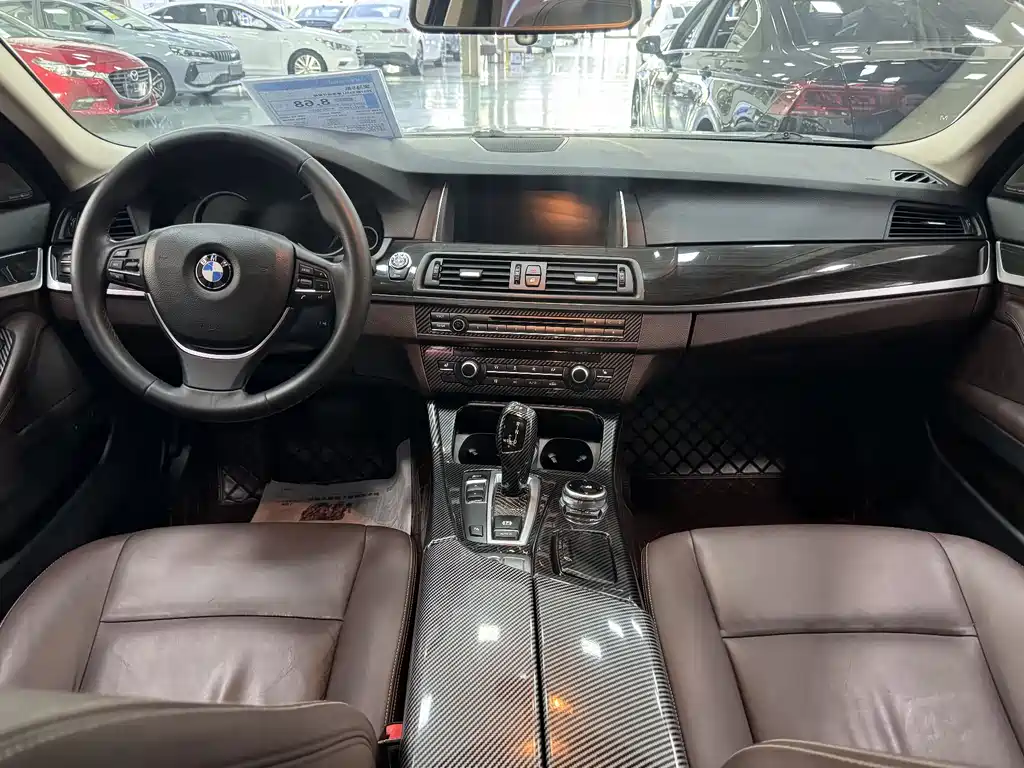 BMW 5 Series 2016 — фото 9