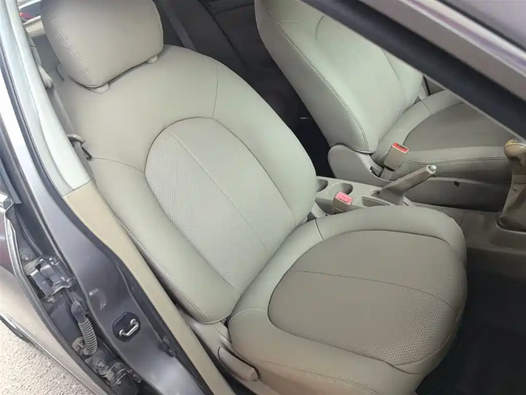 Nissan Sylphy 2015 — фото 24