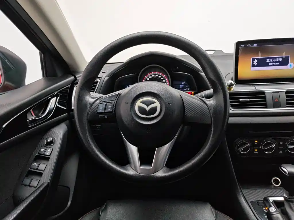 Mazda 3 Axela 2016 — фото 11