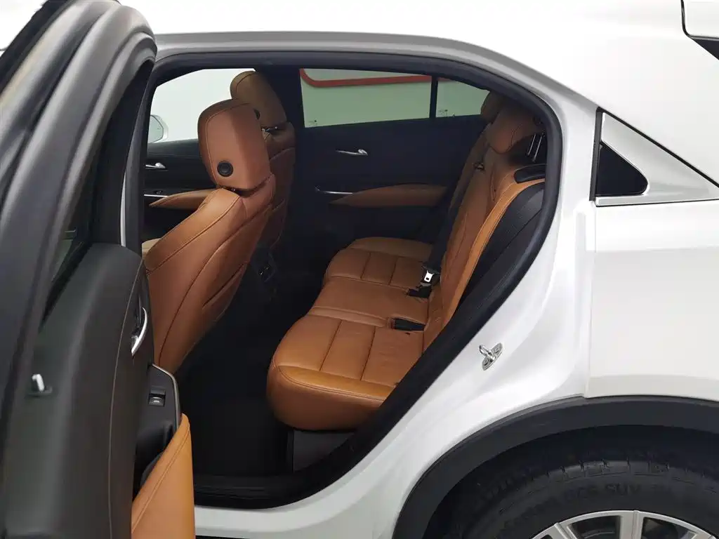 Cadillac XT4 2023 — фото 15