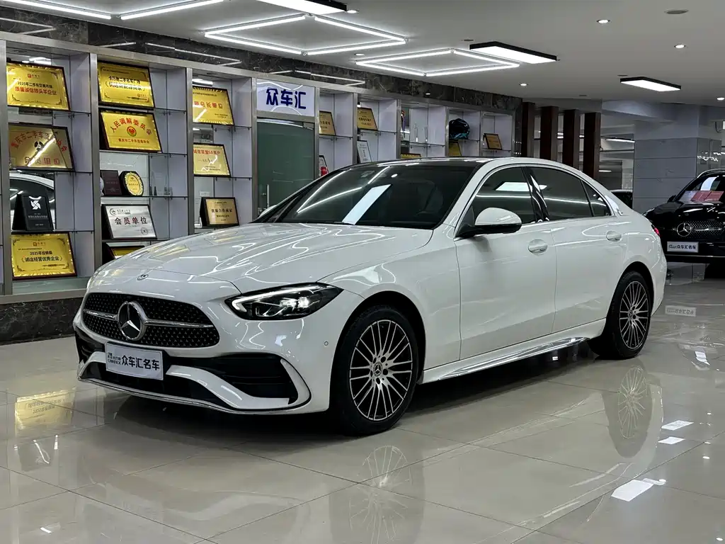 Mercedes-Benz C-Class 2024 — фото 1
