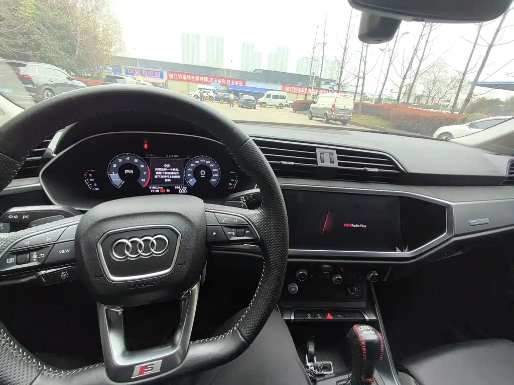 Audi Q3 2020 — фото 13