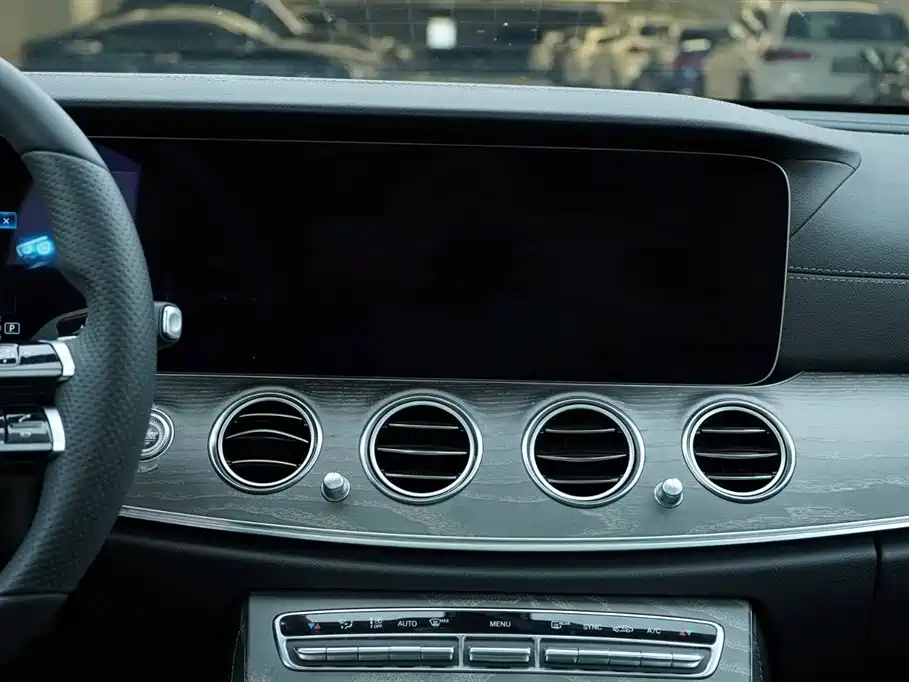 Mercedes-Benz E-Class 2022 — фото 17
