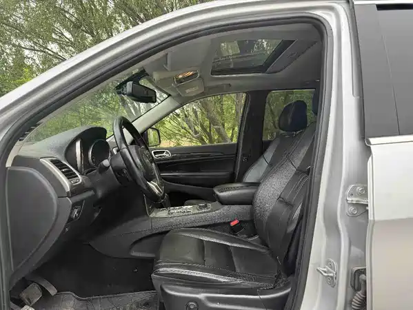 Jeep Grand Cherokee 2011