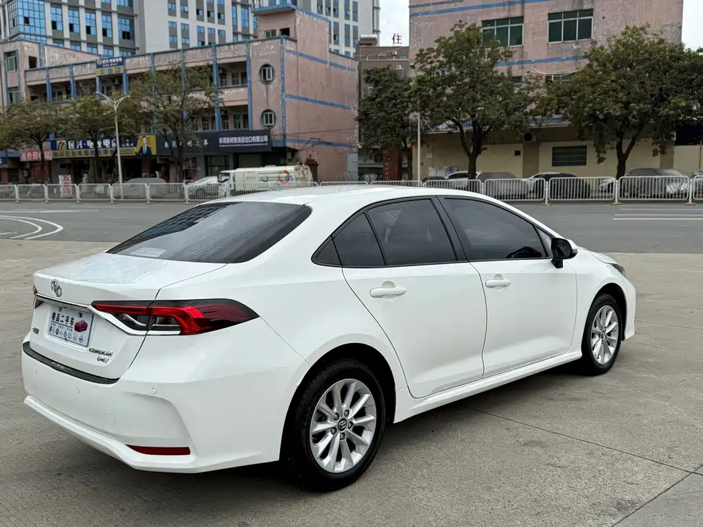 Toyota Corolla 2022 — фото 9