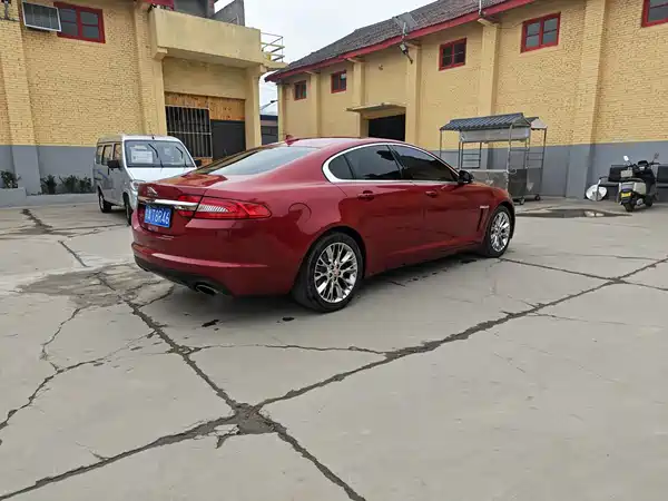 Jaguar XF 2015