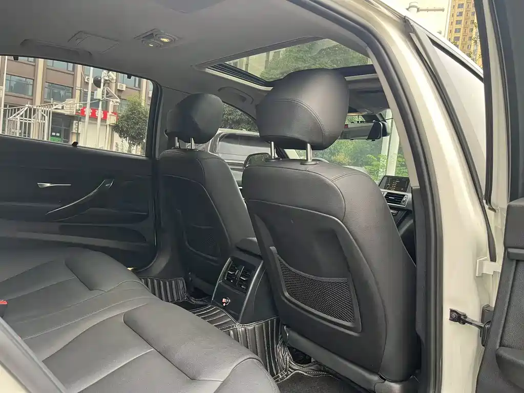BMW 3 Series 2015 — фото 15